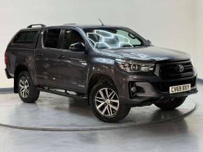 TOYOTA HILUX at SELECT CARS & COMMERCIALS Luton
