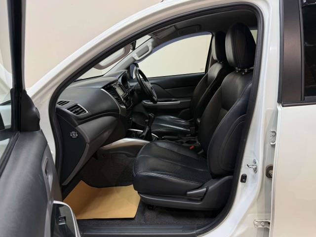 2016 Mitsubishi L200 2.4 L200 Warrior Double Cab DI-D 4WD 5dr