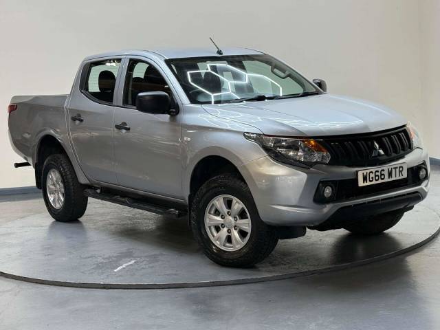 Mitsubishi L200 2.4 L200 4Life Double Cab DI-D 4WD 5dr Pickup Diesel Silver