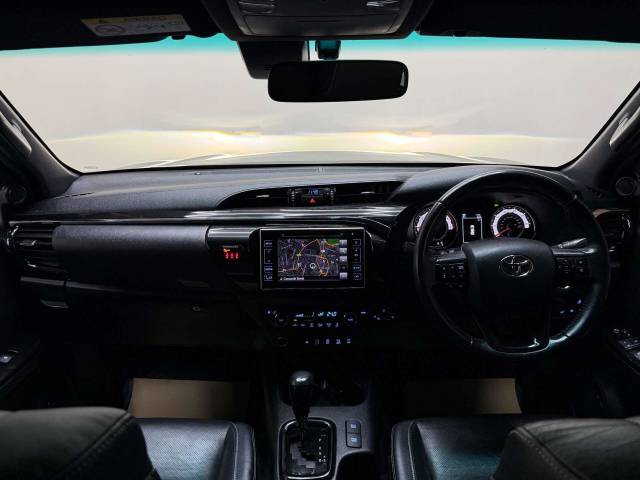 2018 Toyota Hilux 2.4 HI-Luxury Invincible X D-4D 4WD Double Cab Auto 4WD 5dr
