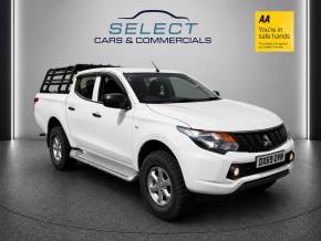 MITSUBISHI L200 at SELECT CARS & COMMERCIALS Luton