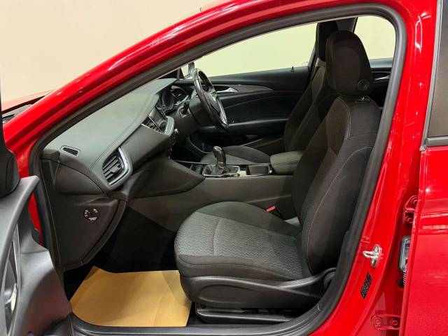 2019 Vauxhall Insignia 1.5 Insignia Design Nav T 5dr