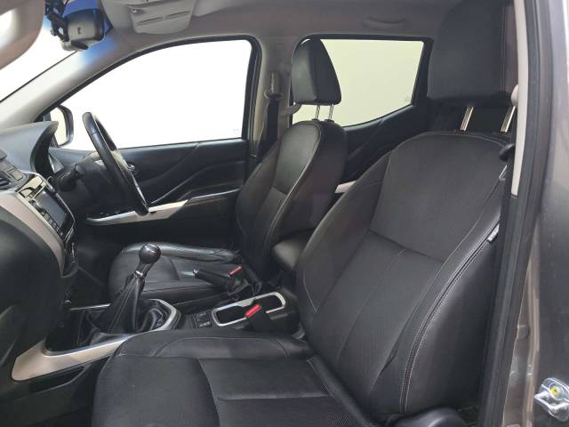 2017 Nissan Navara 2.3 Navara Tekna dCi 4WD 5dr