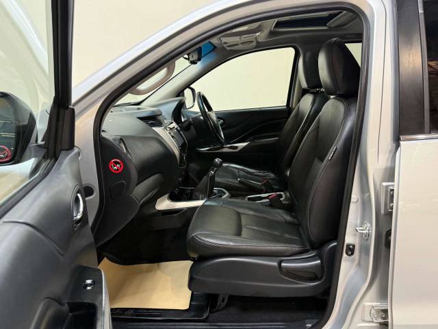 2017 Nissan Navara 2.3 Navara Tekna dCi 4WD 5dr
