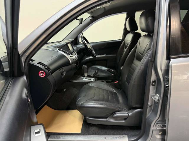 2014 Mitsubishi L200 2.5 L200 Barbarian LWB Double Cab DI-D 4x4 Auto 4WD 5dr