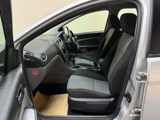2011 Ford Focus 1.6 Focus Zetec Auto 5dr