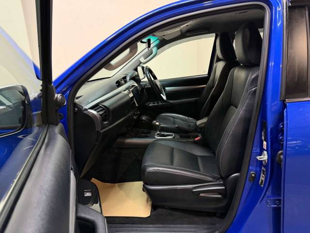 2019 Toyota Hilux 2.4 HI-Luxury Invincible X D-4D 4WD Double Cab Auto 4WD 5dr