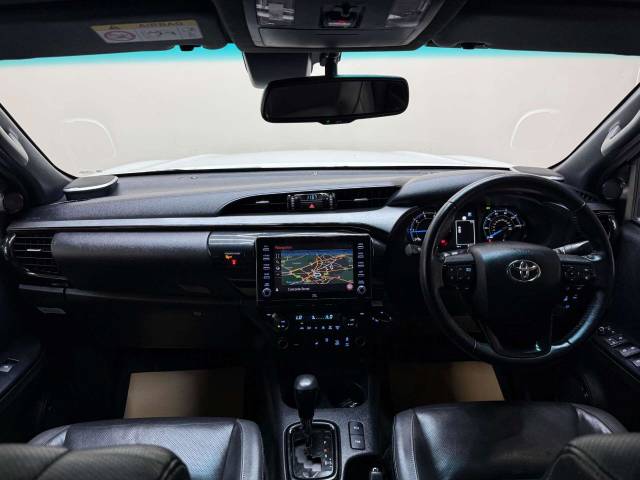 2022 Toyota Hilux 2.8 HI-Luxury Invincible X D-4D 4WD Double Cab Auto 4WD 5dr