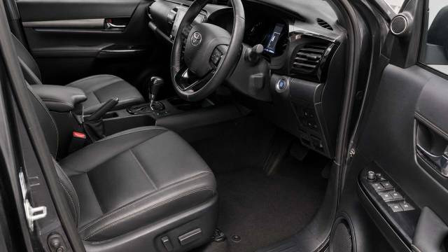 2023 Toyota Hilux 2.8 HI-Luxury Invincible X D-4D 4WD Double Cab Auto 4WD 5dr