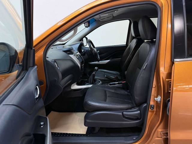 2017 Nissan Navara 2.3 Navara Tekna dCi 4WD 5dr