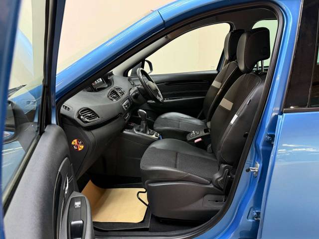 2015 Renault Scenic 1.5 Scenic Dynamique TomTom dCi Semi-Auto 5dr