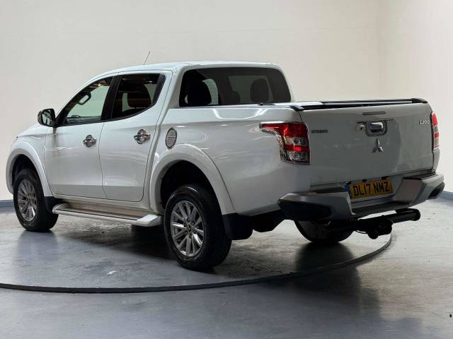 2017 Mitsubishi L200 2.4 L200 Barbarian DI-D 4WD