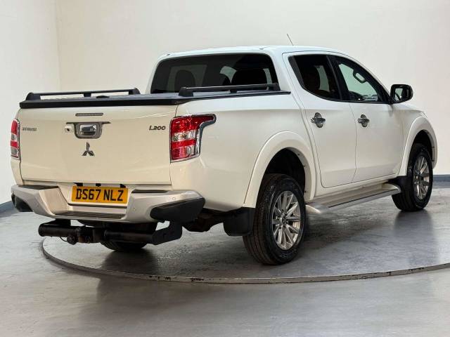 2017 Mitsubishi L200 2.4 L200 Barbarian DI-D 4WD