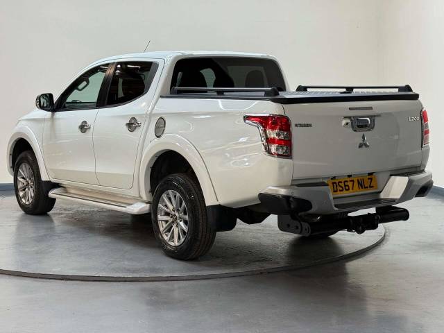 2017 Mitsubishi L200 2.4 L200 Barbarian DI-D 4WD