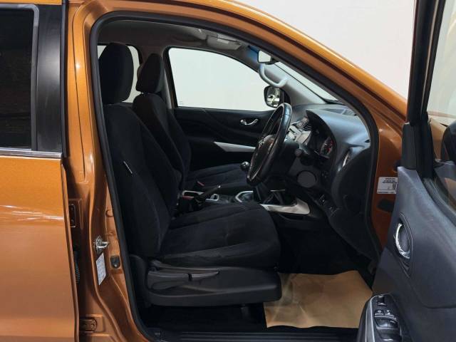 2016 Nissan NP300 NAVARA 2.3 NP300 Navara N-Connecta dCi 4WD