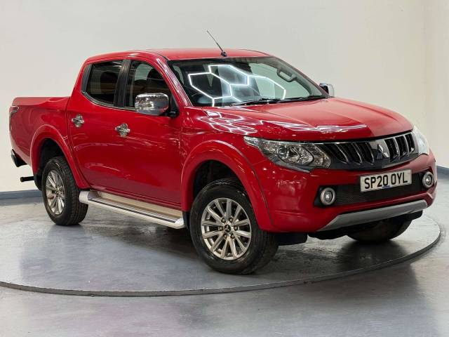 Mitsubishi L200 2.4 L200 Barbarian DI-D 4WD Pickup Diesel Red