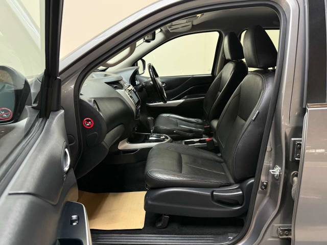 2019 Nissan Navara 2.3 Navara Tekna dCi Auto 4WD 5dr