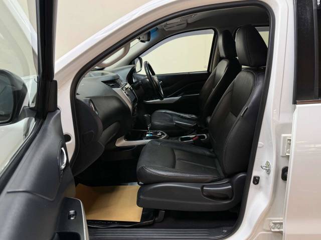 2017 Nissan Navara 2.3 Navara Tekna dCi Auto 4WD 5dr