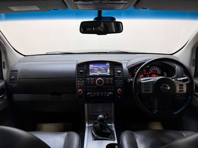 2015 Nissan Navara 2.5 dCi Salomon 4WD Euro 5 4dr