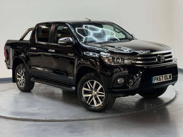 Toyota Hilux 2.4 HI-Luxury Invincible D-4D 4WD Double Cab 4WD 5dr Pickup Diesel Black