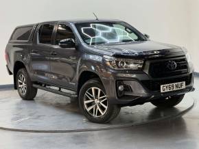 TOYOTA HILUX at SELECT CARS & COMMERCIALS Luton