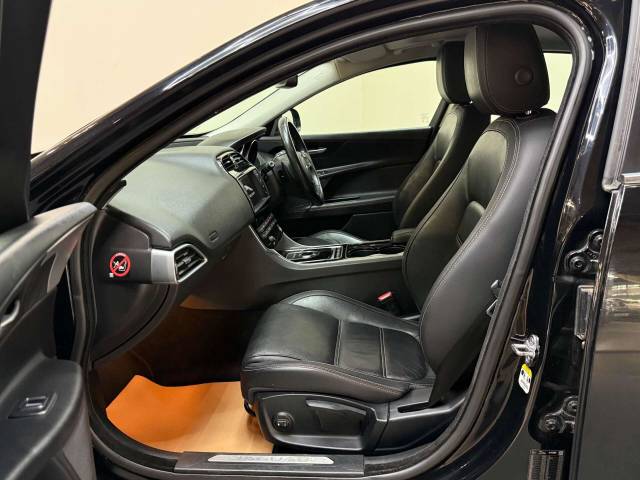 2017 Jaguar XE 2.0 XE Prestige D Auto 4dr