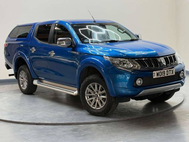 Mitsubishi L200 2.4 L200 Barbarian DI-D 4WD Pickup Diesel Blue