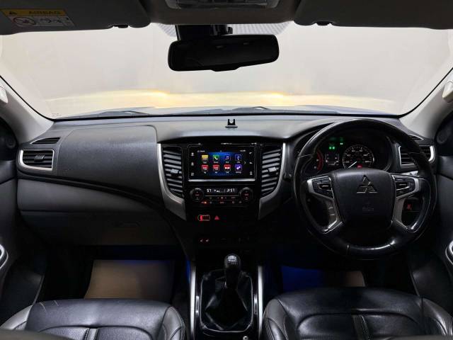 2019 Mitsubishi L200 2.4 L200 Barbarian DI-D 4WD