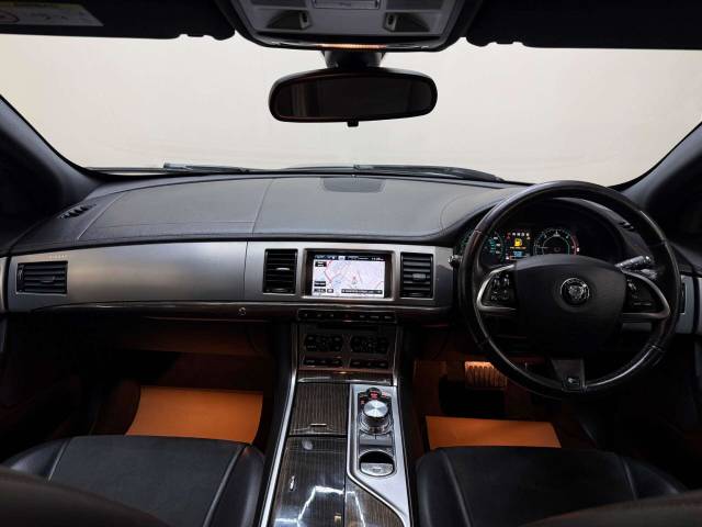 2015 Jaguar XF 2.2 XF R-Sport D Auto 4dr