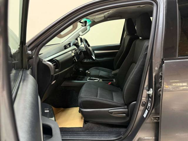 2020 Toyota Hilux 2.4 HI-Luxury Icon D-4D 4WD Double Cab Auto 4WD 5dr