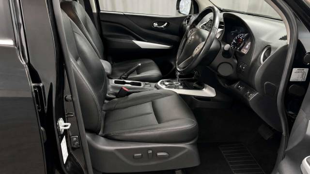 2017 Nissan Navara 2.3 Navara Trek-1 dCi Auto 4WD 5dr