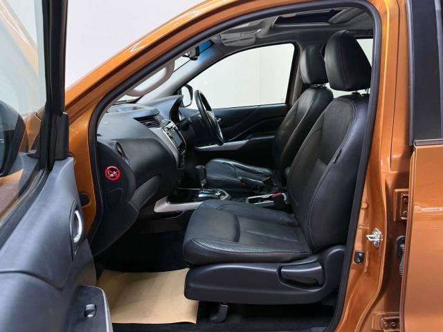 2016 Nissan Navara 2.3 Navara Tekna dCi Auto 4WD 5dr