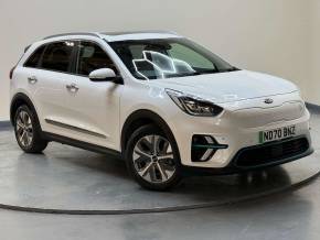 KIA NIRO at SELECT CARS & COMMERCIALS Luton