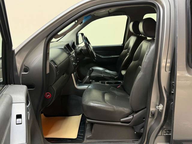 2015 Nissan Navara 2.5 Navara Tekna dCi 4WD 5dr