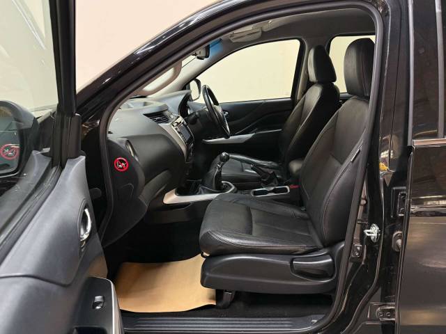 2017 Nissan Navara 2.3 Navara Tekna dCi 4WD 5dr