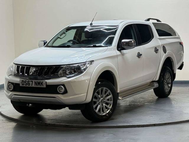 2017 Mitsubishi L200 2.4 L200 Barbarian DI-D Auto 4WD