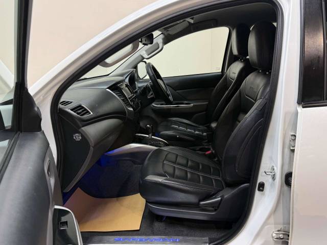 2017 Mitsubishi L200 2.4 L200 Barbarian DI-D Auto 4WD