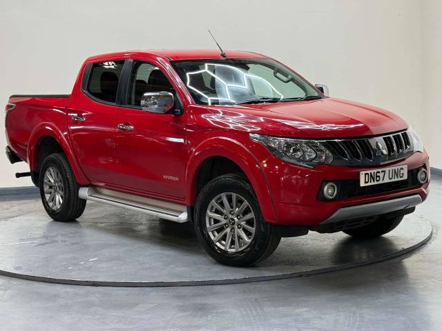 Mitsubishi L200 2.4 L200 Warrior DI-D 4WD Pickup Diesel Red