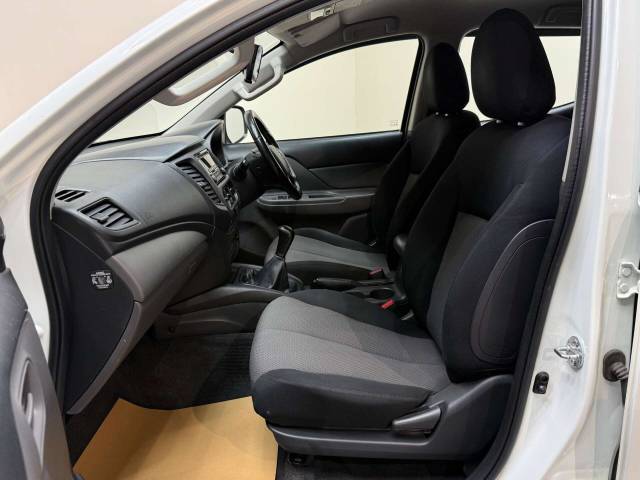 2019 Mitsubishi L200 2.4 L200 4Life DI-D 4WD